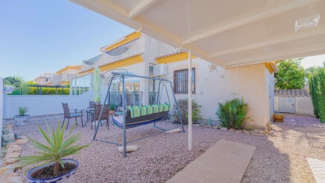 3 soveværelse Byhus til salg i Playa Flamenca, Orihuela med swimmingpool garage - € 259.000 (Ref: 9994464)