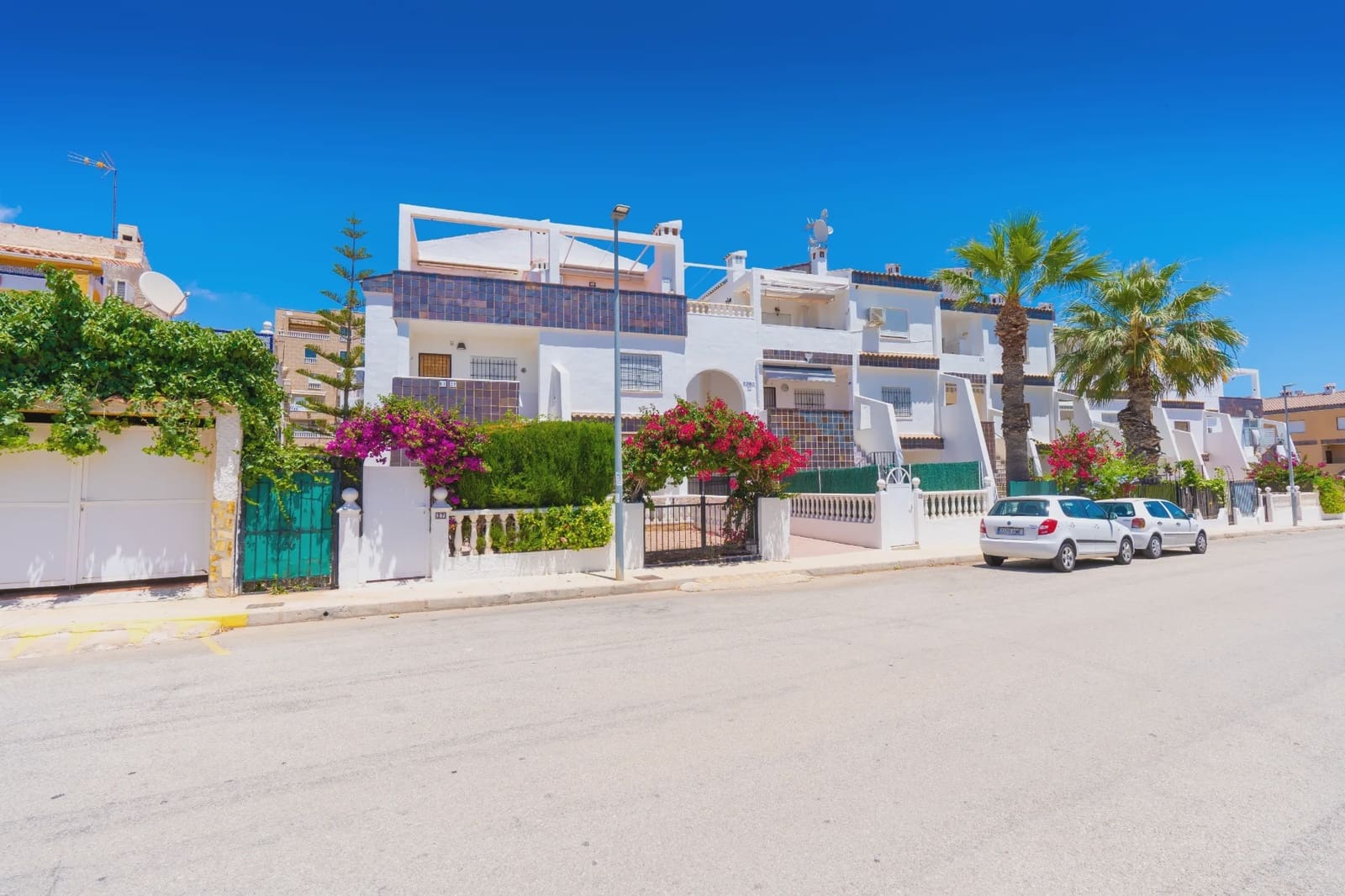 2 soveværelse Lejlighed til salg i Punta Prima med swimmingpool - € 165.000 (Ref: 9994465)