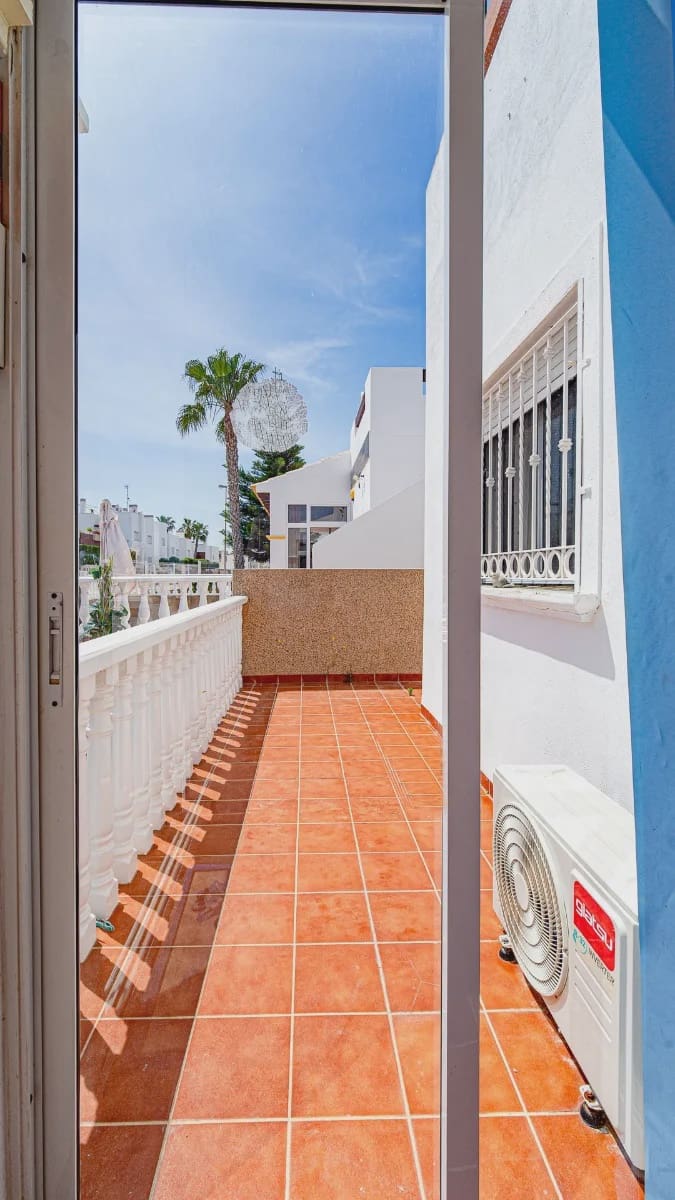 3 camera da letto Casa in vendita in Torrevieja con piscina garage - 265.000 € (Rif: 9994467)