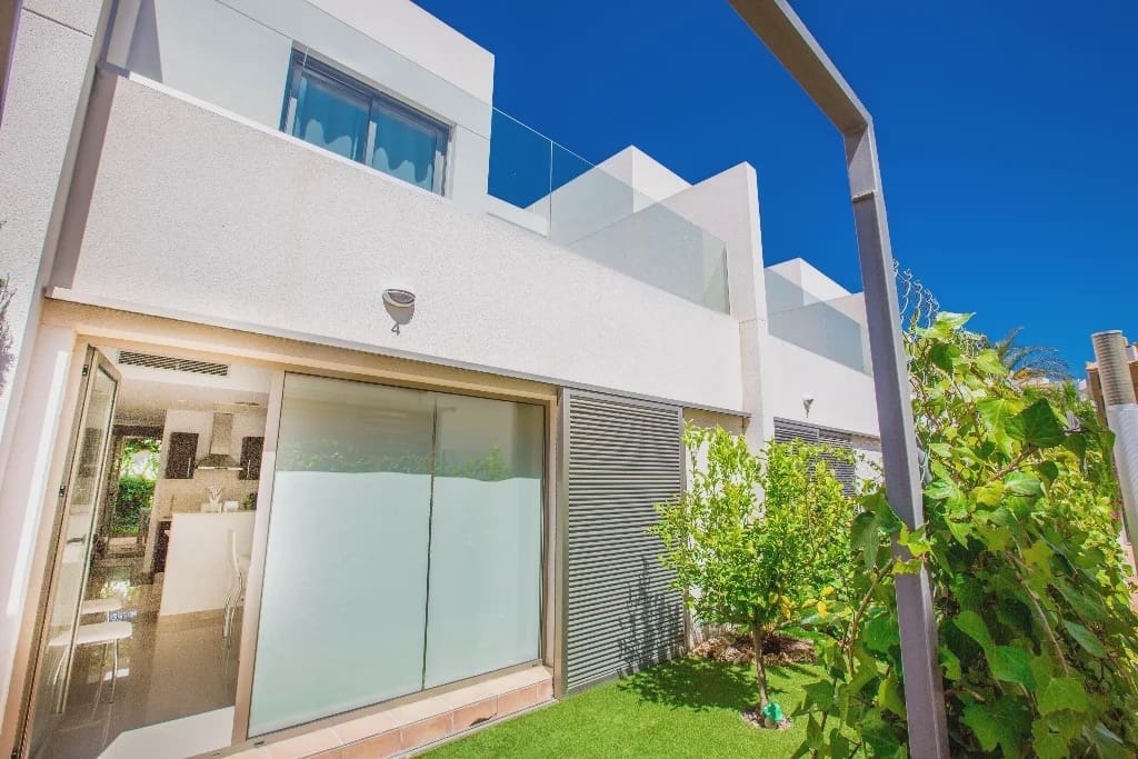 3 sovrum Hus till salu i Punta Prima med pool garage - 355 000 € (Ref: 9994468)