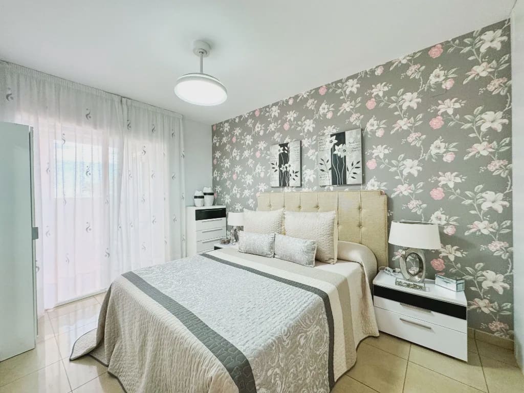 2 Zimmer Apartment zu verkaufen in Playa Flamenca mit Pool Garage - 260.000 € (Ref: 9994470)