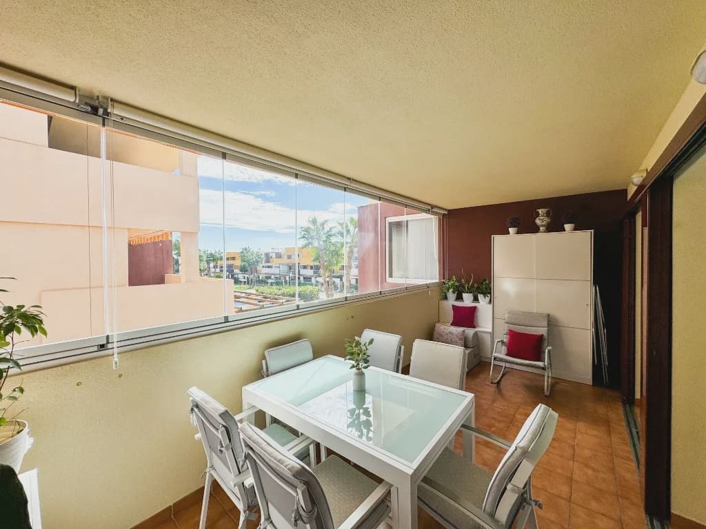 2 Zimmer Apartment zu verkaufen in Playa Flamenca mit Pool Garage - 260.000 € (Ref: 9994470)