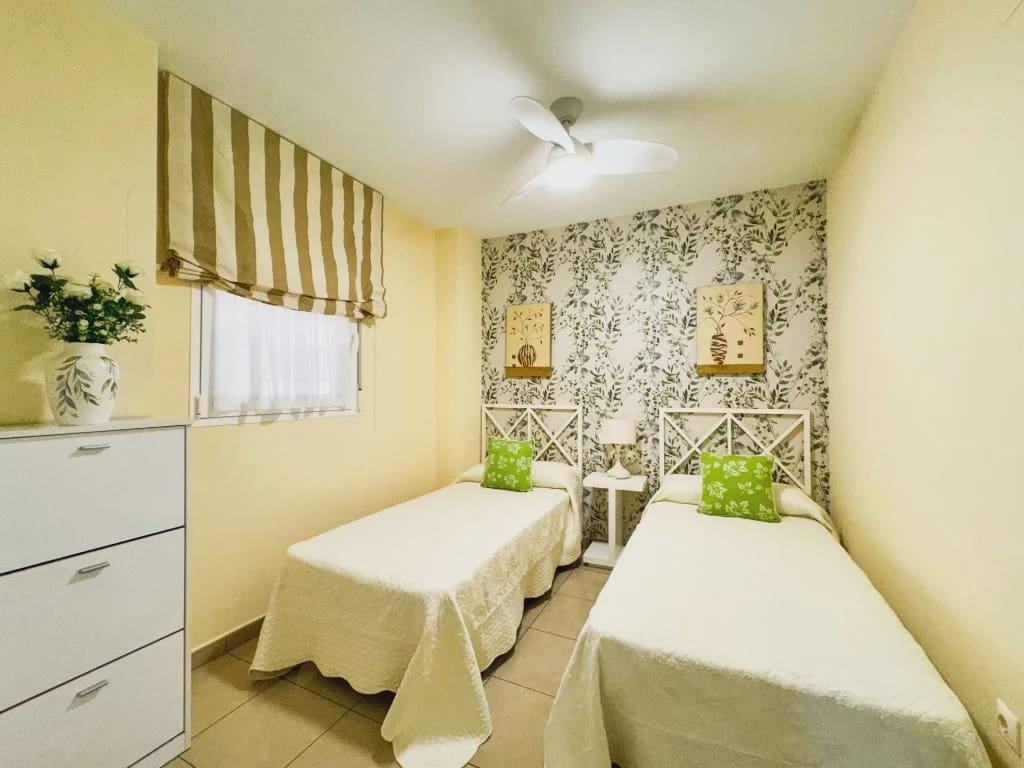 2 Zimmer Apartment zu verkaufen in Playa Flamenca mit Pool Garage - 260.000 € (Ref: 9994470)