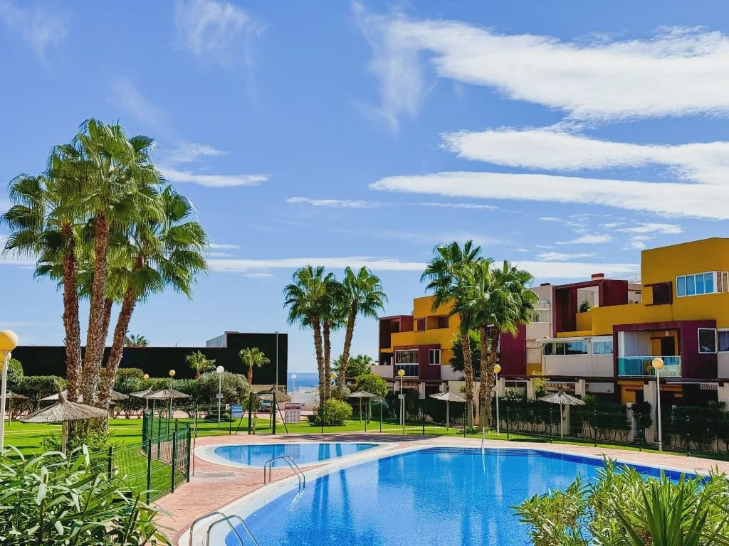 2 Zimmer Apartment zu verkaufen in Playa Flamenca mit Pool Garage - 260.000 € (Ref: 9994470)
