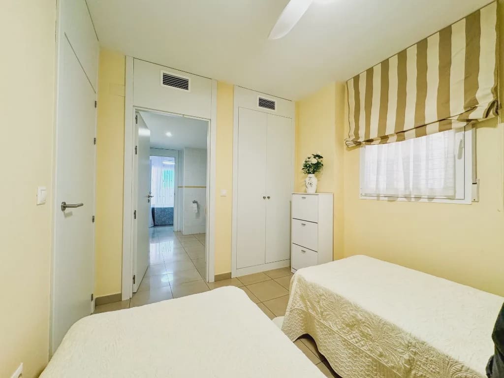 2 Zimmer Apartment zu verkaufen in Playa Flamenca mit Pool Garage - 260.000 € (Ref: 9994470)