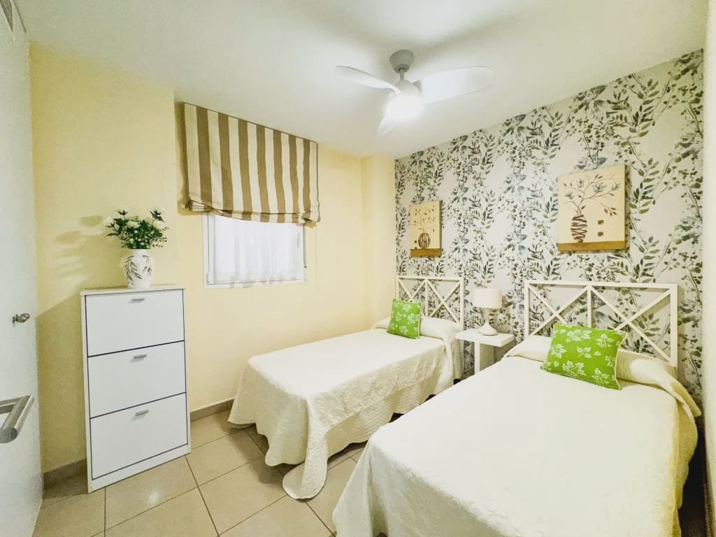 2 Zimmer Apartment zu verkaufen in Playa Flamenca mit Pool Garage - 260.000 € (Ref: 9994470)