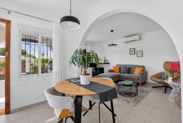 3 chambre Villa/Maison à vendre à El Chaparral - La Siesta - La Torreta, Torrevieja avec garage - 399 000 € (Ref: 9995309)