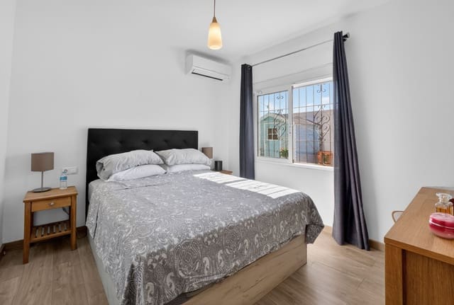 3 chambre Villa/Maison à vendre à El Chaparral - La Siesta - La Torreta, Torrevieja avec garage - 399 000 € (Ref: 9995309)