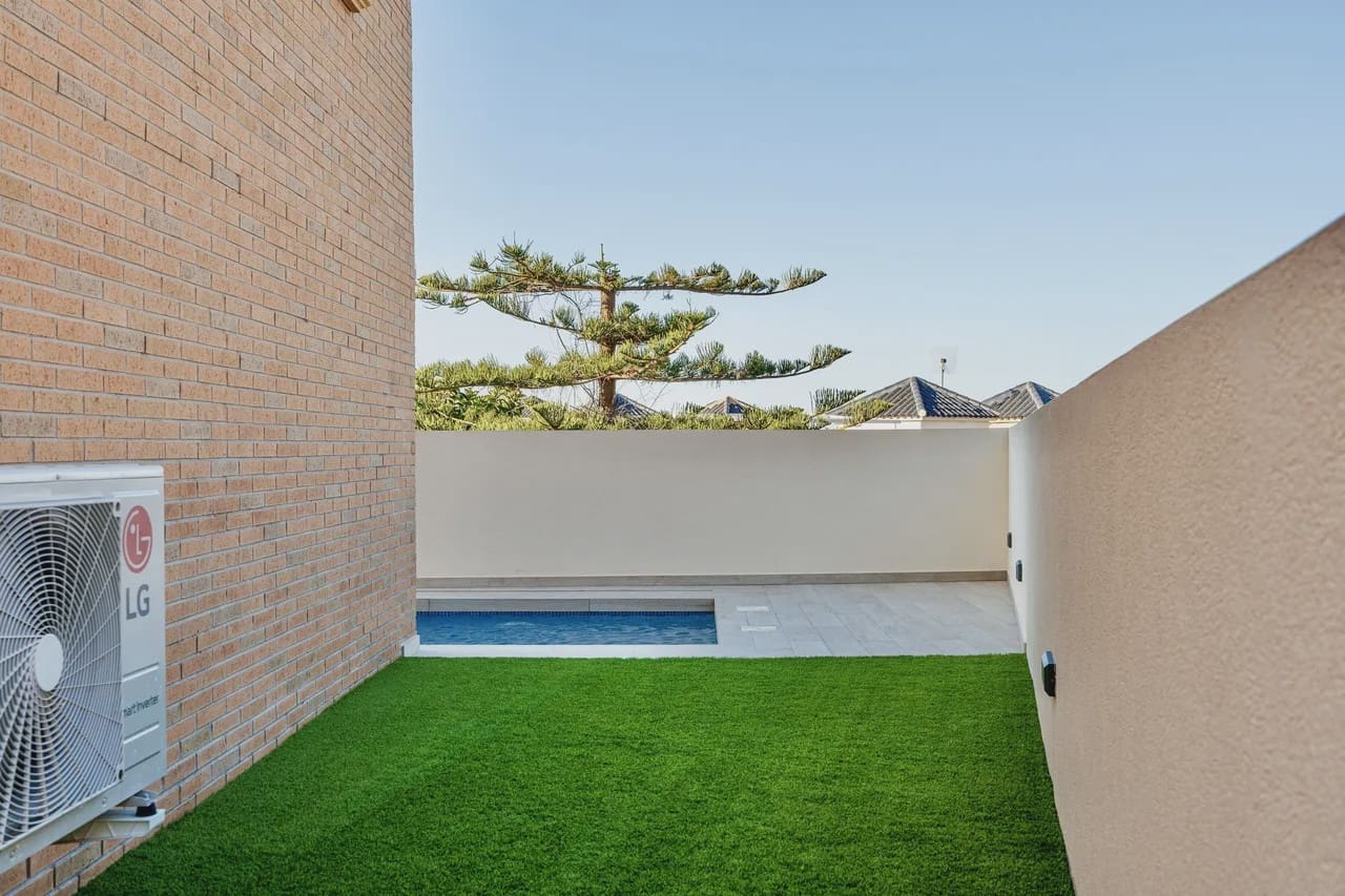 4 Zimmer Villa zu verkaufen in Ciudad Quesada mit Pool Garage - 580.000 € (Ref: 9995415)