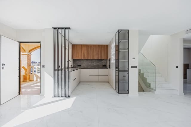 4 Zimmer Villa zu verkaufen in Ciudad Quesada, Rojales mit Pool Garage - 580.000 € (Ref: 9995415)