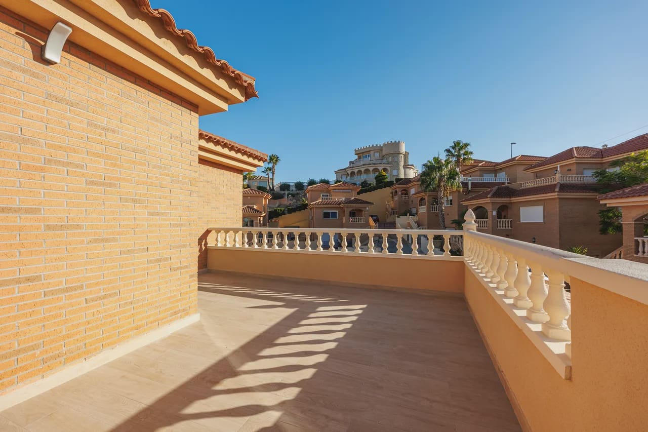 4 Zimmer Villa zu verkaufen in Ciudad Quesada mit Pool Garage - 580.000 € (Ref: 9995415)