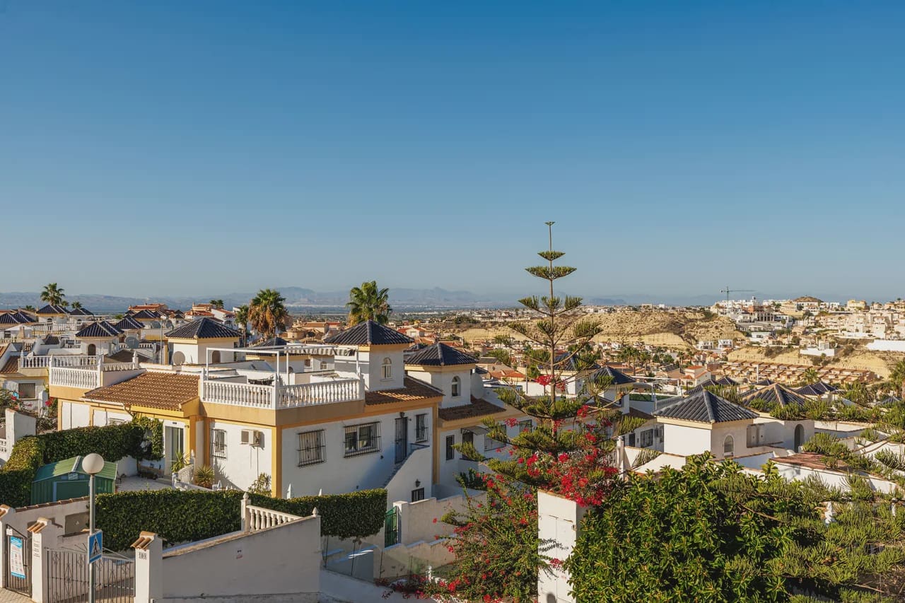 4 Zimmer Villa zu verkaufen in Ciudad Quesada mit Pool Garage - 580.000 € (Ref: 9995415)