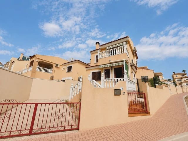 Chalet de 2 habitaciones en Villamartin, Orihuela en venta con piscina garaje - 218.000 € (Ref: 9995416)