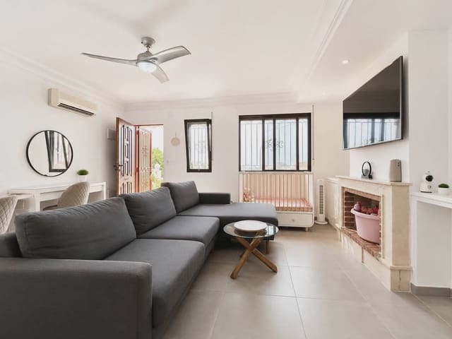 Chalet de 2 habitaciones en Villamartin, Orihuela en venta con piscina garaje - 218.000 € (Ref: 9995416)