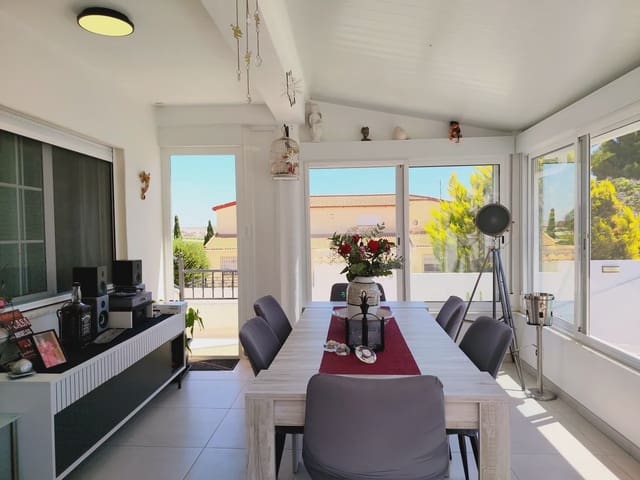 3 soveværelse Villa til salg i Jacarilla med swimmingpool garage - € 485.000 (Ref: 9995420)
