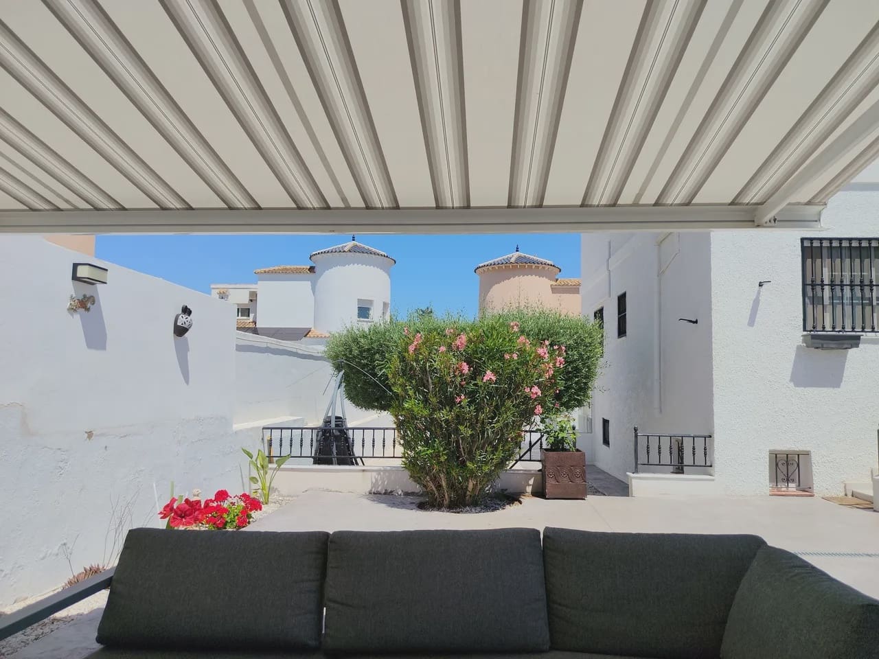 3 camera da letto Villa in vendita in Jacarilla con piscina garage - 485.000 € (Rif: 9995420)