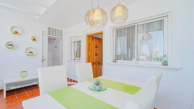 2 soveværelse Lejlighed til salg i Punta Prima, Orihuela med swimmingpool - € 174.900 (Ref: 9995421)