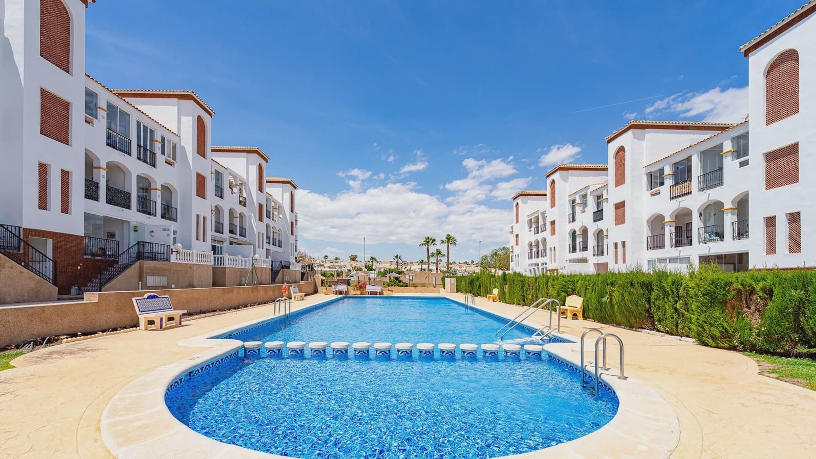 2 Zimmer Apartment zu verkaufen in Orihuela Costa mit Pool - 174.900 € (Ref: 9995421)