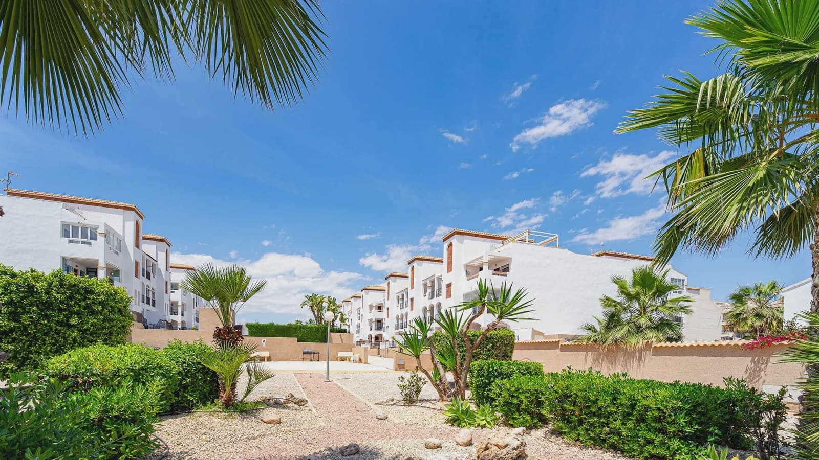 2 Zimmer Apartment zu verkaufen in Orihuela Costa mit Pool - 174.900 € (Ref: 9995421)