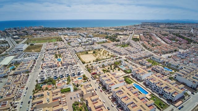 2 soveværelse Lejlighed til salg i Punta Prima, Orihuela med swimmingpool - € 174.900 (Ref: 9995421)