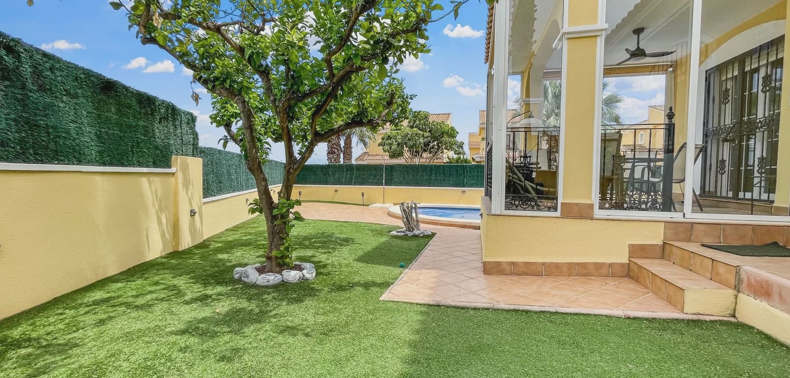 3 soveværelse Villa til salg i Orihuela Costa med swimmingpool garage - € 435.900 (Ref: 9996516)