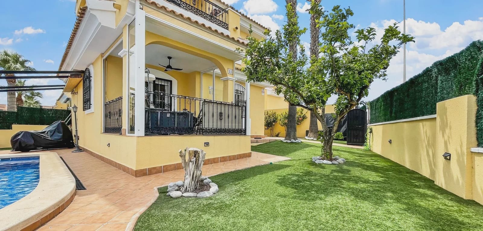 3 soveværelse Villa til salg i Orihuela Costa med swimmingpool garage - € 435.900 (Ref: 9996516)