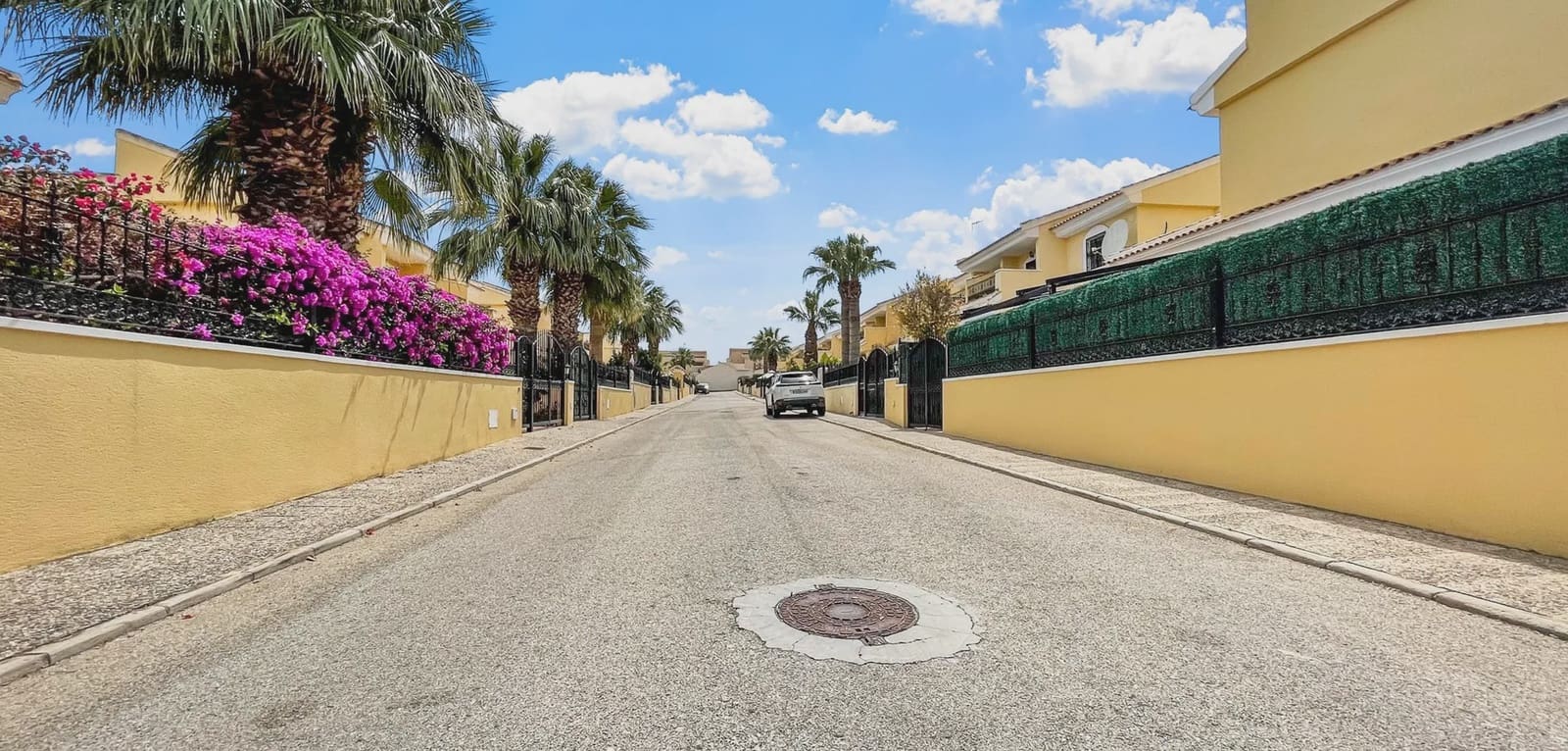 3 soveværelse Villa til salg i Orihuela Costa med swimmingpool garage - € 435.900 (Ref: 9996516)