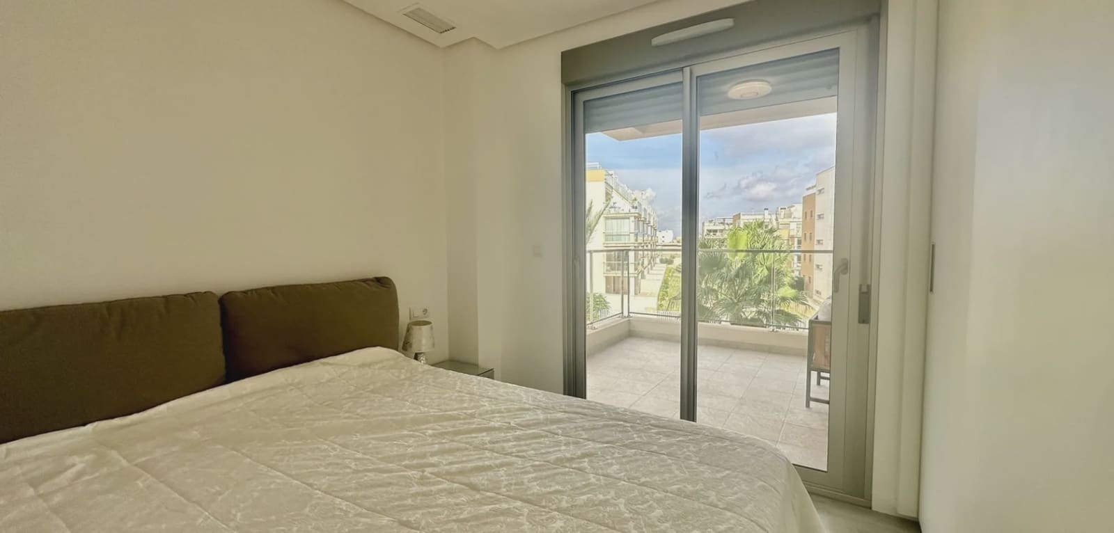 3 soveværelse Lejlighed til salg i Orihuela Costa med swimmingpool garage - € 320.000 (Ref: 9996519)