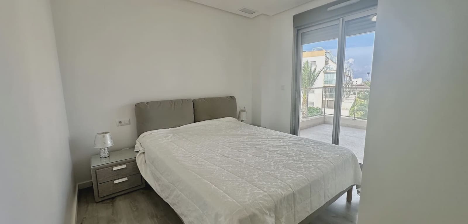 3 soveværelse Lejlighed til salg i Orihuela Costa med swimmingpool garage - € 320.000 (Ref: 9996519)