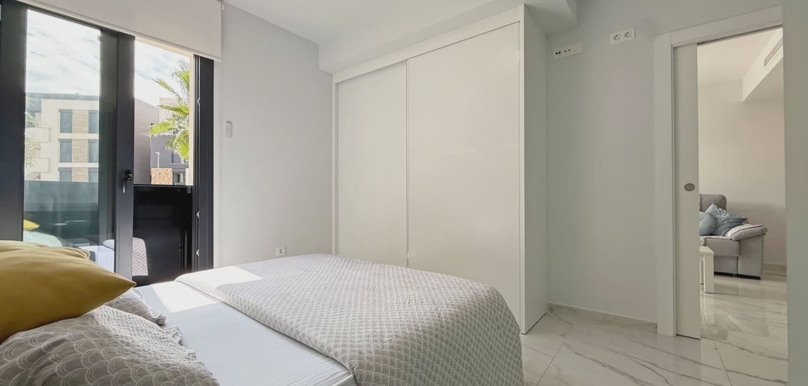 Apartamento de 2 habitaciones en Orihuela Costa en venta con piscina garaje - 249.000 € (Ref: 9996520)