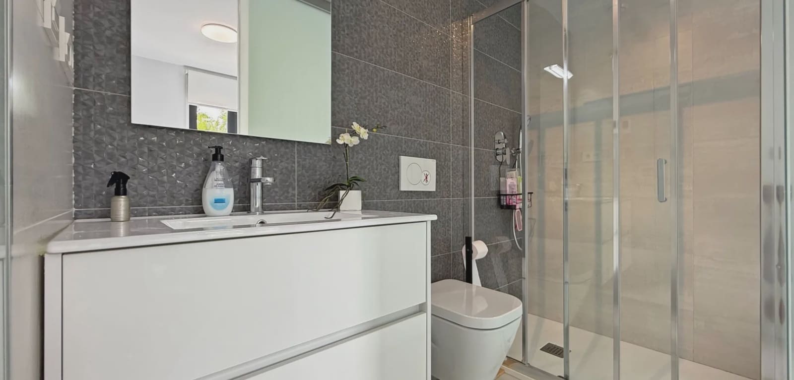 Apartamento de 2 habitaciones en Orihuela Costa en venta con piscina garaje - 249.000 € (Ref: 9996520)