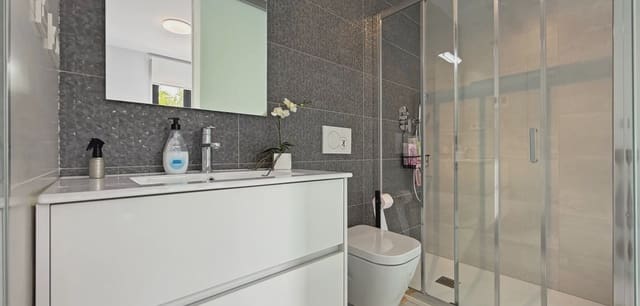 Apartamento de 2 habitaciones en La Florida, Orihuela en venta - 249.000 € (Ref: 9996520)