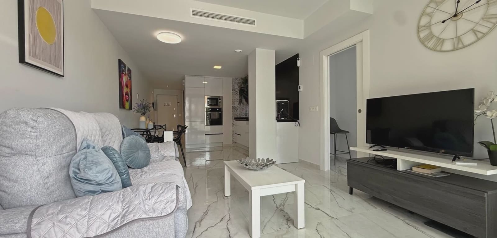 Apartamento de 2 habitaciones en Orihuela Costa en venta con piscina garaje - 249.000 € (Ref: 9996520)