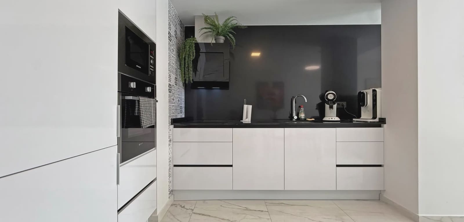 Apartamento de 2 habitaciones en Orihuela Costa en venta con piscina garaje - 249.000 € (Ref: 9996520)