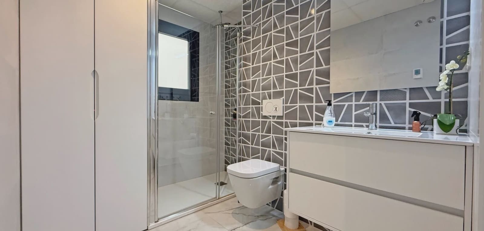 Apartamento de 2 habitaciones en Orihuela Costa en venta con piscina garaje - 249.000 € (Ref: 9996520)