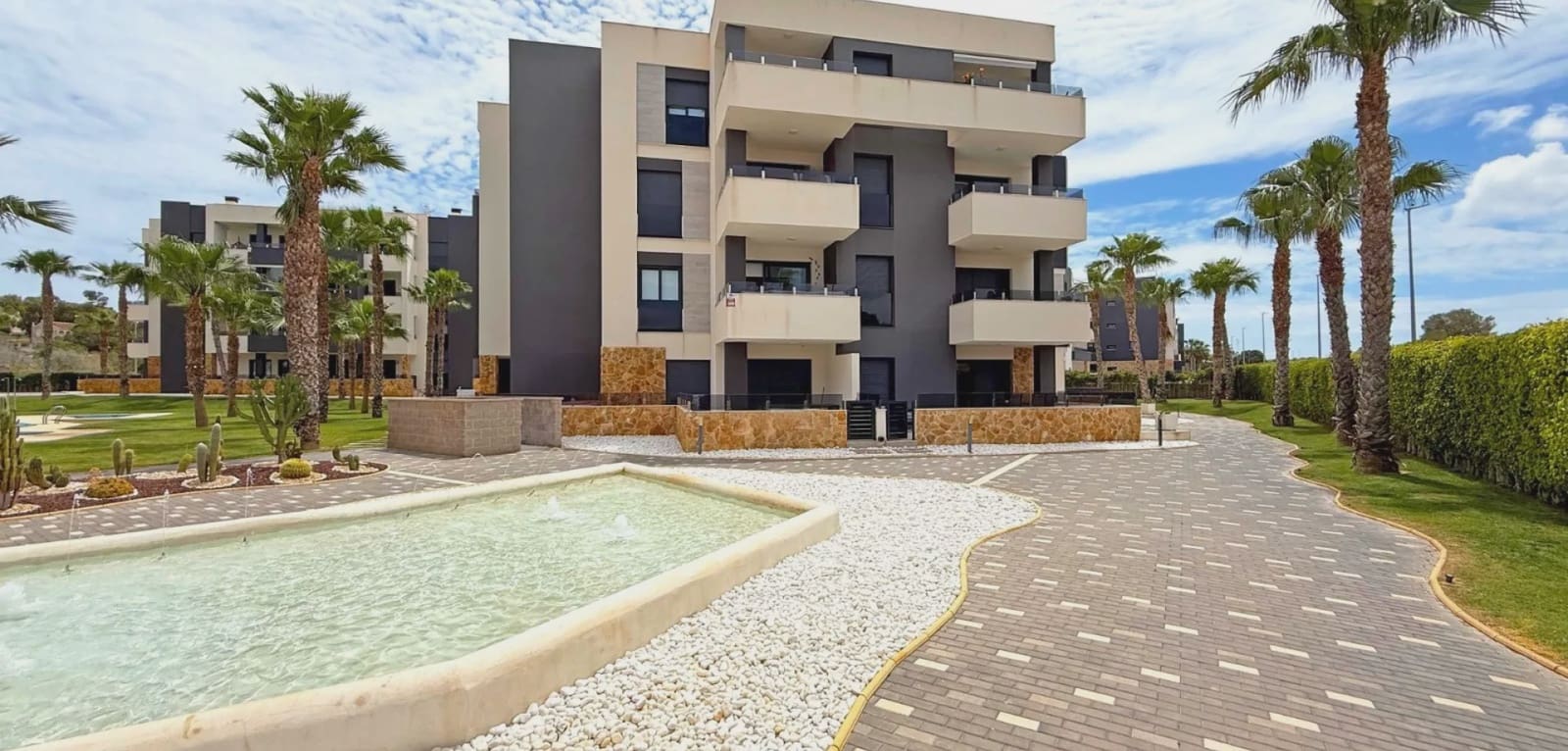 Apartamento de 2 habitaciones en Orihuela Costa en venta con piscina garaje - 249.000 € (Ref: 9996520)