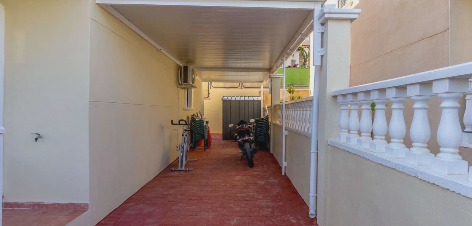 3 soverom Villa til salgs i Orihuela Costa med svømmebasseng garasje - € 295 000 (Ref: 9996521)