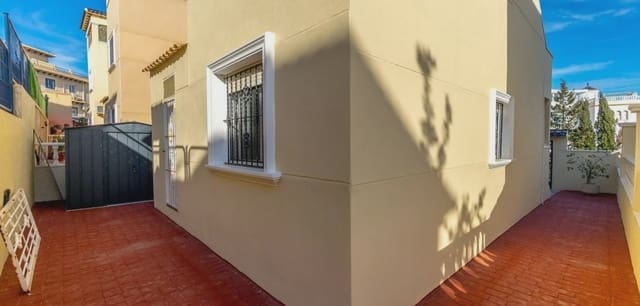 3 soverom Villa til salgs i Las Filipinas med svømmebasseng garasje - € 295 000 (Ref: 9996521)