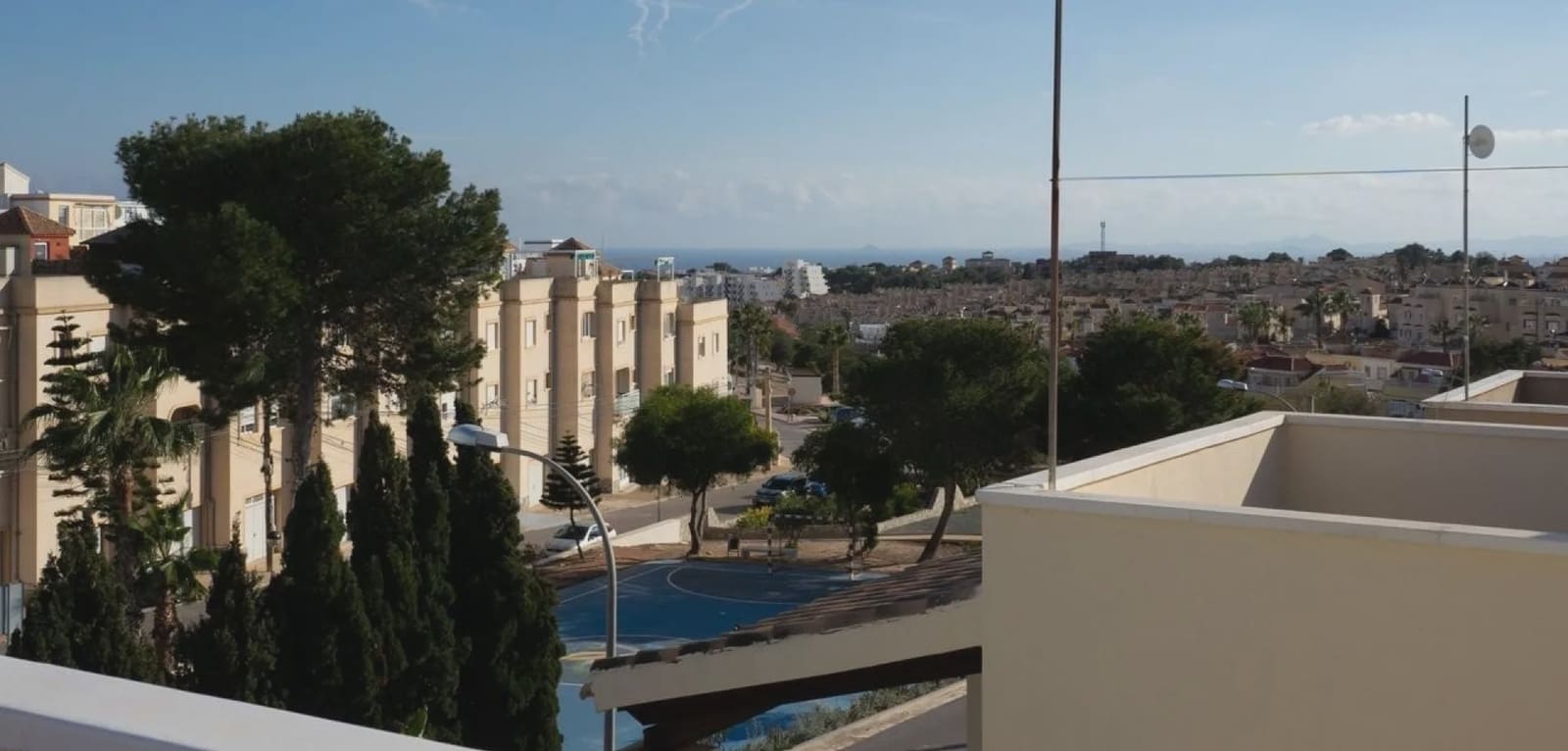 3 soverom Villa til salgs i Orihuela Costa med svømmebasseng garasje - € 295 000 (Ref: 9996521)