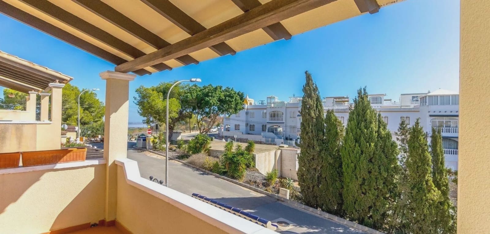3 soverom Villa til salgs i Orihuela Costa med svømmebasseng garasje - € 295 000 (Ref: 9996521)