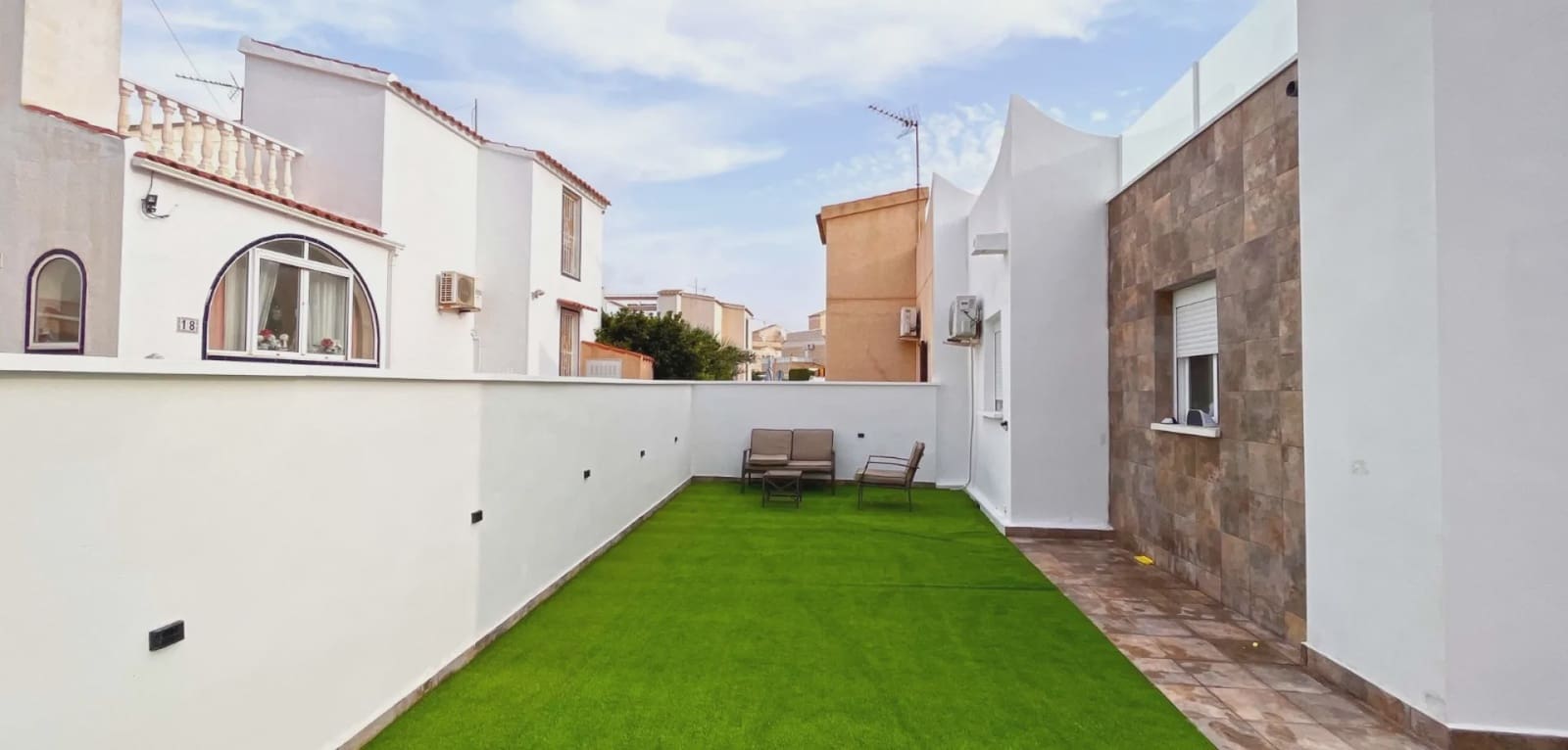2 makuuhuone Bungalow myytävänä paikassa Orihuela Costa - 219 000 € (Ref: 9996523)