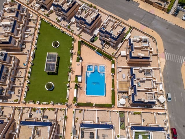 Chalet de 3 habitaciones en Los Balcones en venta con piscina garaje - 515.000 € (Ref: 9999723)