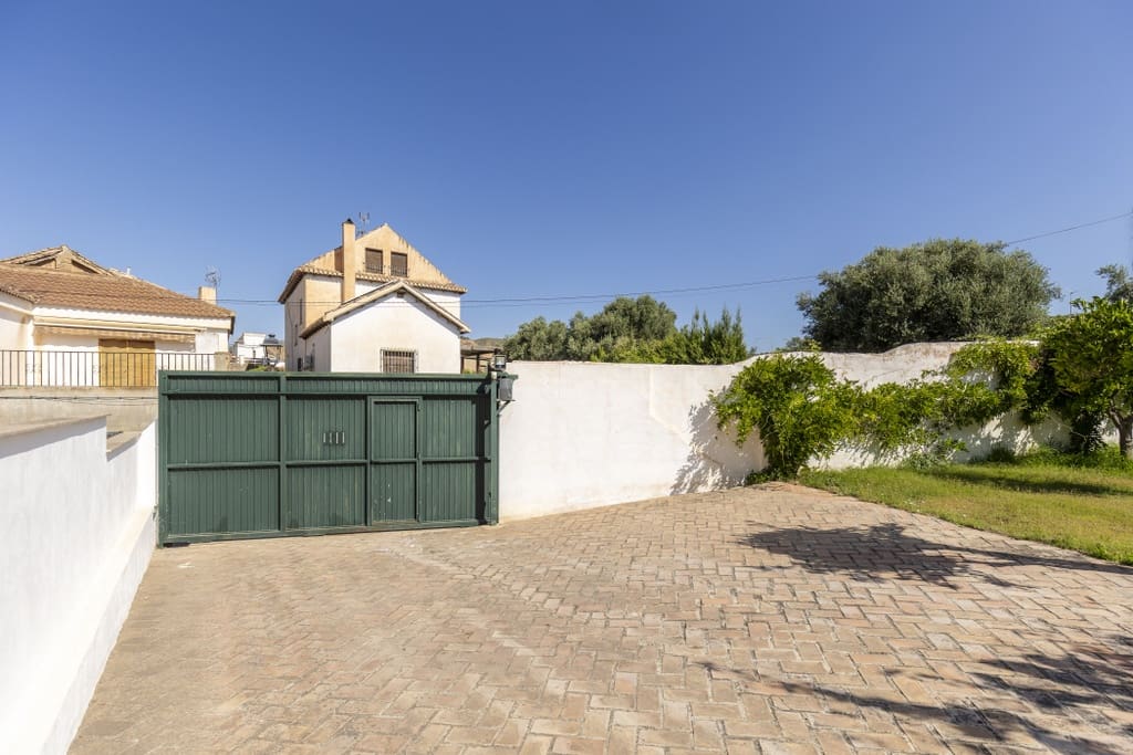 5 sypialnia Willa na sprzedaż w Melegis z basenem garażem - 800 000 € (Ref: 10026146)