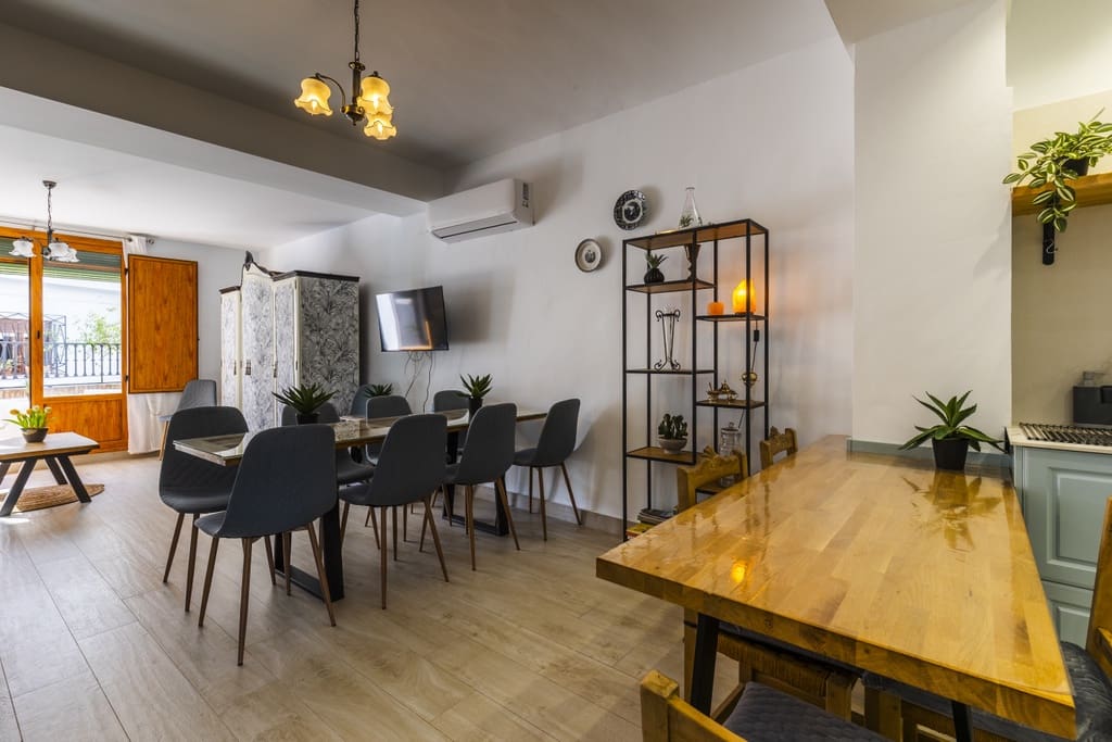 5 chambre Maison de Ville à vendre à Melegis - 452 000 € (Ref: 10185904)