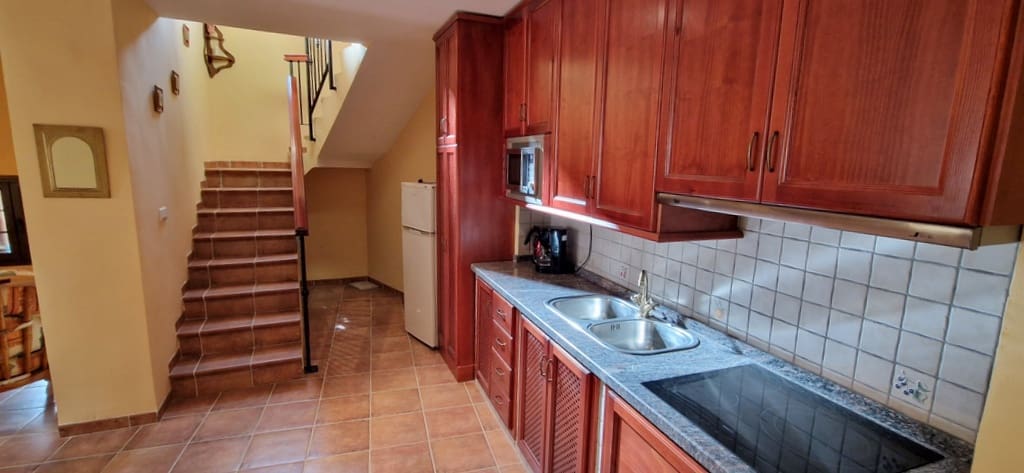 3 soveværelse Byhus til salg i Albunuelas med swimmingpool - € 140.000 (Ref: 7372267)