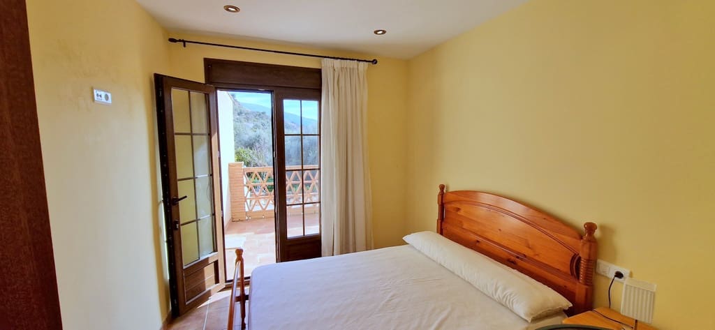 3 soveværelse Byhus til salg i Albunuelas med swimmingpool - € 140.000 (Ref: 7372267)