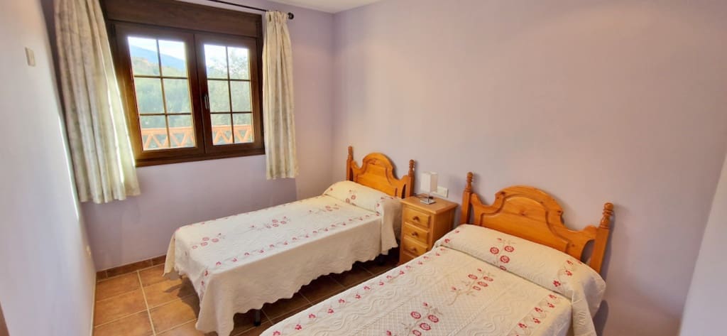 3 soveværelse Byhus til salg i Albunuelas med swimmingpool - € 140.000 (Ref: 7372267)