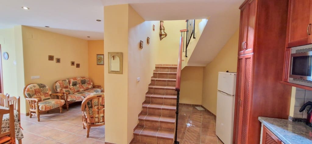 3 soveværelse Byhus til salg i Albunuelas med swimmingpool - € 140.000 (Ref: 7372267)