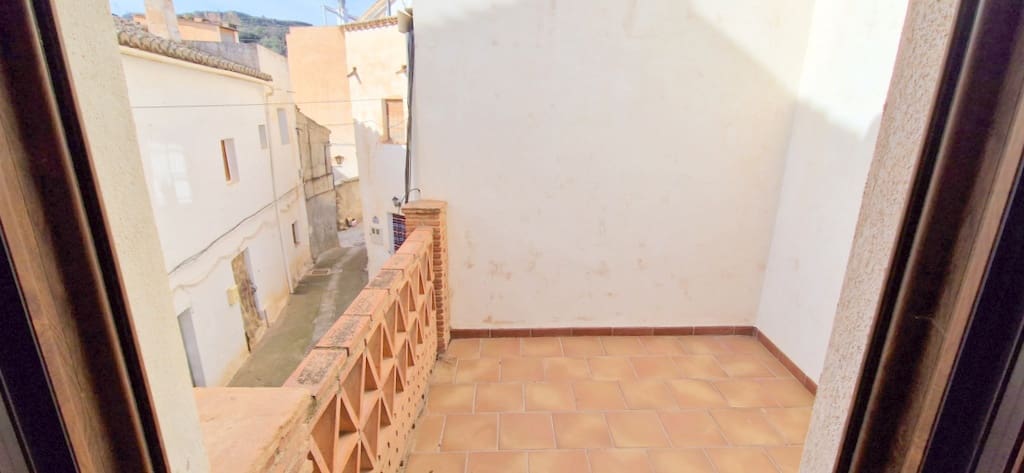 3 soveværelse Byhus til salg i Albunuelas med swimmingpool - € 140.000 (Ref: 7372267)