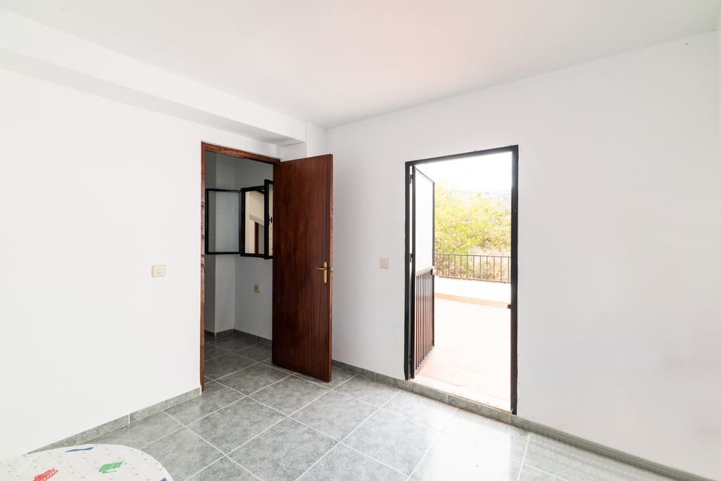 2 soveværelse Byhus til salg i Saleres - € 69.000 (Ref: 7916397)